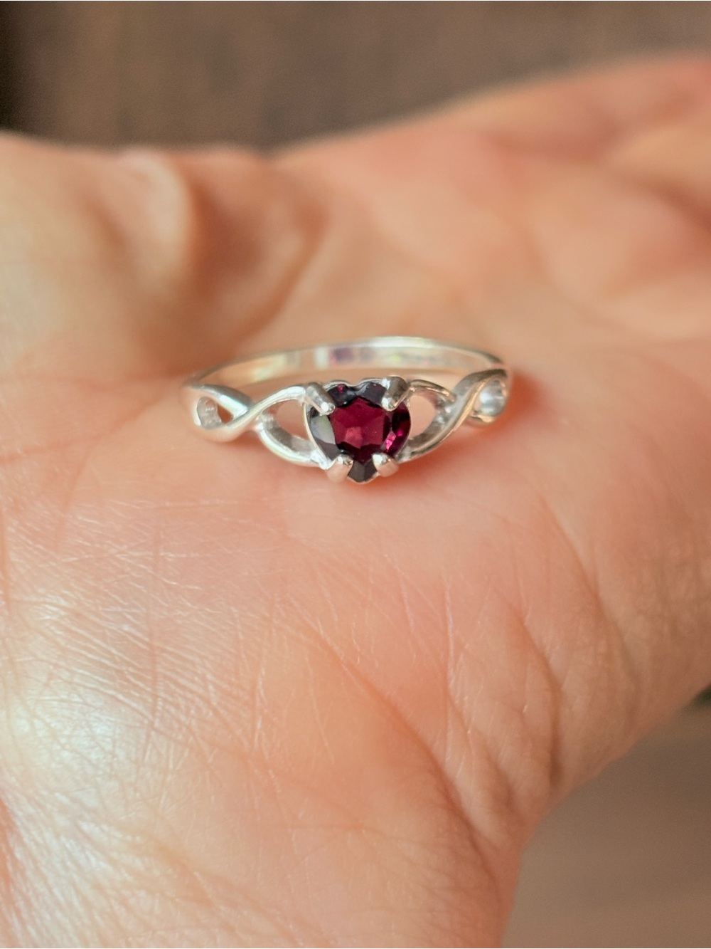 Vintage Avon 925 Sterling Silver Heart Shaped Garnet Ring Size 8 NIB